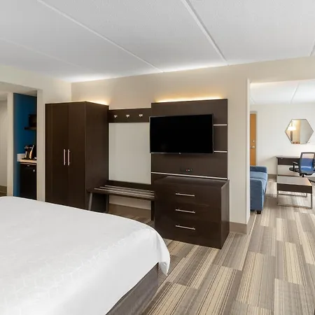 Holiday Inn Express Hotel & Suites Bluffton At Hilton Head Area By Ihg Exterior photo
