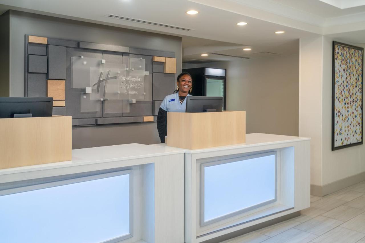 Holiday Express & At Hilton Head Area By Ihg