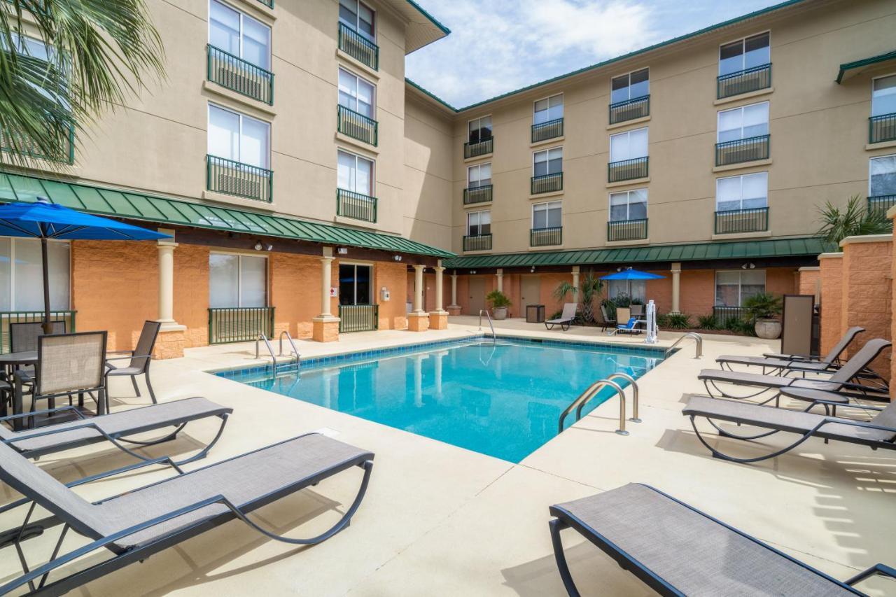 Holiday Express & At Hilton Head Area By Ihg Hotel Bluffton